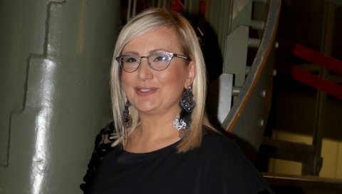 ПРАТЕЋИ ВОКАЛ МАРИЈИ И ЛУКАСУ: Леонтина Вукомановић урадила песме колегама ПРАТЕЋИ ВОКАЛ МАРИЈИ И ЛУКАСУ: Леонтина Вукомановић урадила песме колегама