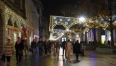 СУТРА СЕ ГАСИ НОВОГОДИШЊА РАСВЕТА: Екипе Јавног осветљења крећу са уклањањем СУТРА СЕ ГАСИ НОВОГОДИШЊА РАСВЕТА: Екипе Јавног осветљења крећу са уклањањем