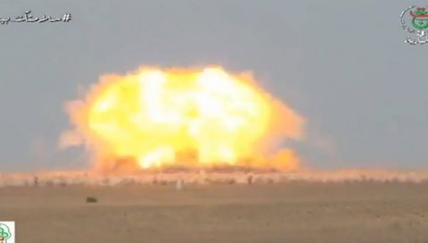 АЛЖИРСКА АРМИЈА ПРИКАЗАЛА МОЋНО РУСКО ОРУЖЈЕ: Ракетни арсенал укључује и застрашујуће балистичке ракете (ВИДЕО) АЛЖИРСКА АРМИЈА ПРИКАЗАЛА МОЋНО РУСКО ОРУЖЈЕ: Ракетни арсенал укључује и застрашујуће балистичке ракете (ВИДЕО)