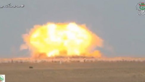 ALŽIRSKA ARMIJA PRIKAZALA MOĆNO RUSKO ORUŽJE: Raketni arsenal uključuje i zastrašujuće balističke rakete (VIDEO) ALŽIRSKA ARMIJA PRIKAZALA MOĆNO RUSKO ORUŽJE: Raketni arsenal uključuje i zastrašujuće balističke rakete (VIDEO)
