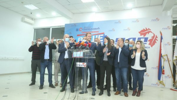 СТАНИВУКОВИЋ ПРОГЛАСИО ПОБЕДУ У БАЊАЛУЦИ: Ово је најсрећнији дан у модерној историји нашег града СТАНИВУКОВИЋ ПРОГЛАСИО ПОБЕДУ У БАЊАЛУЦИ: Ово је најсрећнији дан у модерној историји нашег града