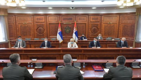 НАСТАВЉА СЕ САГА ЗОРАНЕ И ДИРЕКТОРА Михајловићева: Дукић ради мимо закона. Није насео на Бајатовићеву видео-сачекушу НАСТАВЉА СЕ САГА ЗОРАНЕ И ДИРЕКТОРА Михајловићева: Дукић ради мимо закона. Није насео на Бајатовићеву видео-сачекушу