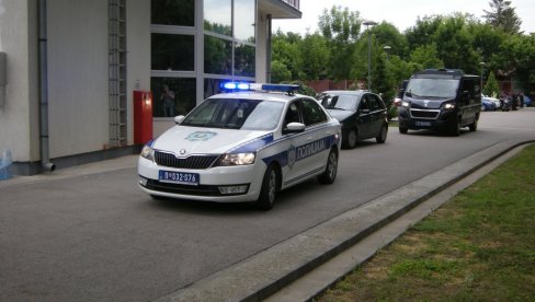 ШРАФЦИГЕРОМ ОБИО ТРАФИКУ: Ухапшен осумњичени за крађу цигарета ШРАФЦИГЕРОМ ОБИО ТРАФИКУ: Ухапшен осумњичени за крађу цигарета