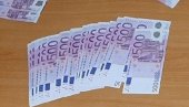 KO SE SAMOIZOLUJE, DOBIJE 500 EVRA: Engleska plaća građanima da ostanu u karantinu KO SE SAMOIZOLUJE, DOBIJE 500 EVRA: Engleska plaća građanima da ostanu u karantinu