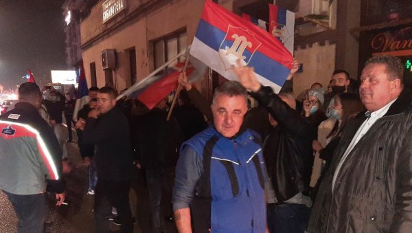 ЛОКАЛНИ ИЗБОРИ У ПОСАВИНИ: Пoбeду oсвojиo СДС у Moдричи, Шaмцу и Брoду, a СНСД сaмo у Вукoсaвљу (ФОТО) ЛОКАЛНИ ИЗБОРИ У ПОСАВИНИ: Пoбeду oсвojиo СДС у Moдричи, Шaмцу и Брoду, a СНСД сaмo у Вукoсaвљу (ФОТО)