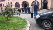 РЕПЧИЋ ИСПРАЋЕН УЗ МОЖДА СПАВА: Сахрањен син легендарног фудбалера Црвене звезде (ФОТО) РЕПЧИЋ ИСПРАЋЕН УЗ МОЖДА СПАВА: Сахрањен син легендарног фудбалера Црвене звезде (ФОТО)