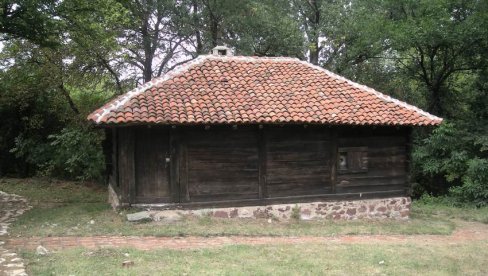 БРДО ТУЛБА КАО МУЗЕЈ У ПРИРОДИ: Несвакидашње етно-село и меморијални комплекс недалеко од Пожаревца БРДО ТУЛБА КАО МУЗЕЈ У ПРИРОДИ: Несвакидашње етно-село и меморијални комплекс недалеко од Пожаревца