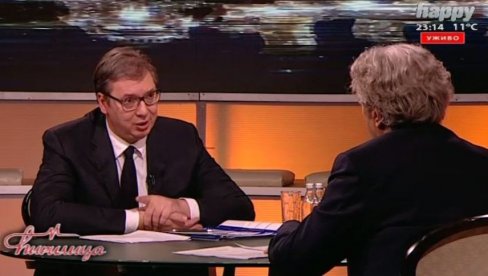 IZNENADIĆEMO I PENZIONERE! Vučić najavio povećanje plata, zdravstvenim radnicima već od januara IZNENADIĆEMO I PENZIONERE! Vučić najavio povećanje plata, zdravstvenim radnicima već od januara