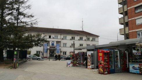 NEPOVOLJNA SITUACIJA U BUJANOVCU Veliki pritisak na kovid ambulante, među obolelima i dvoje dece NEPOVOLJNA SITUACIJA U BUJANOVCU Veliki pritisak na kovid ambulante, među obolelima i dvoje dece