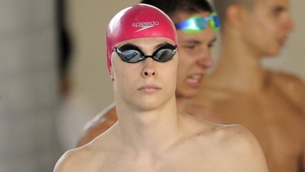 БАРНА ПРВИ СРБИН ИСПОД 22 СЕКУНДЕ: Наш најбржи пливач у полуфиналу трке на 50 м слободно оборио државни рекорд