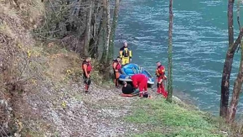PODVIG POLICAJACA IZ FOČE: Izvukli čoveka koji je povređen pet dana ležao uz Drinu PODVIG POLICAJACA IZ FOČE: Izvukli čoveka koji je povređen pet dana ležao uz Drinu