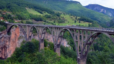 ПОЧЕЛА РЕКОНСТРУКЦИЈА МОСТА НА ТАРИ: Након потписивања допунског уговора