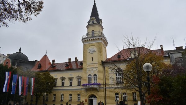 И ГРАДОНАЧЕЛНИК У ИЗОЛАЦИЈИ: Градска управа у Кикинди због короне ради краће И ГРАДОНАЧЕЛНИК У ИЗОЛАЦИЈИ: Градска управа у Кикинди због короне ради краће
