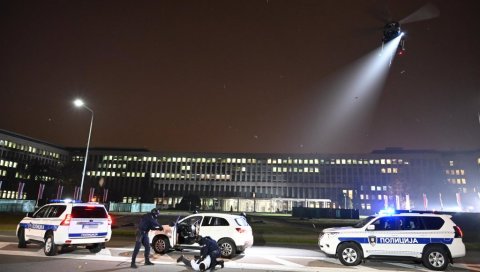 ОБРУЧ 2020: Погледајте како се српска полиција изборила против терориста, Вучић у две речи све описао (ВИДЕО) ОБРУЧ 2020: Погледајте како се српска полиција изборила против терориста, Вучић у две речи све описао (ВИДЕО)
