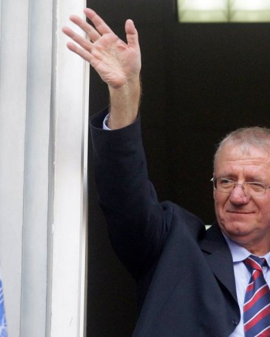 ПОМОЋ ИЗ ЏЕПА: Шешељ открио шта је увек носио са собом на суђења