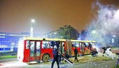 OBRUČ POČISTIO TERORISTE: Na platou ispred Palate Srbija vežba policije i SAJ (FOTO) OBRUČ POČISTIO TERORISTE: Na platou ispred Palate Srbija vežba policije i SAJ (FOTO)