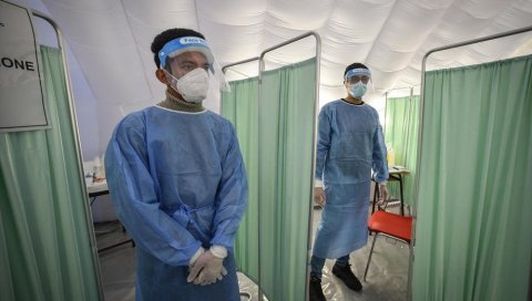 ХИТНА ВАКЦИНАЦИЈА ЧЕТВРТОМ ДОЗОМ: Корона вирус поново хара Италијом ХИТНА ВАКЦИНАЦИЈА ЧЕТВРТОМ ДОЗОМ: Корона вирус поново хара Италијом