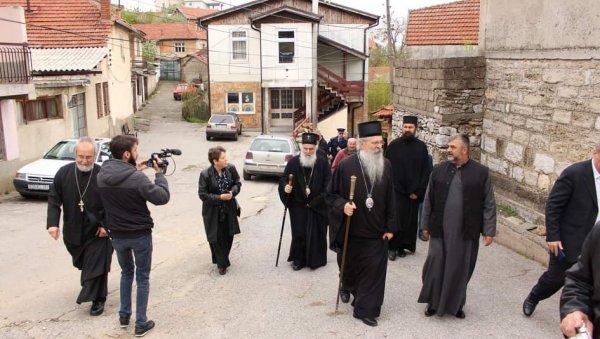 НОВИНАРИ СА КОСМЕТА О СУСРЕТИМА СА ПАТРИЈАРХОМ: Није могао да замисли да Призрен или Пећка Патријаршија буду у другој држави НОВИНАРИ СА КОСМЕТА О СУСРЕТИМА СА ПАТРИЈАРХОМ: Није могао да замисли да Призрен или Пећка Патријаршија буду у другој држави