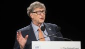 БИЛ ГЕЈТС О ВАКЦИНАМА И ЧИПОВАЊУ ЉУДИ: Милијардер одговорио на оптужбе да је створио корону БИЛ ГЕЈТС О ВАКЦИНАМА И ЧИПОВАЊУ ЉУДИ: Милијардер одговорио на оптужбе да је створио корону