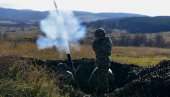 КОЛИКО ЈЕ ТО МОЋНО ОРУЖЈЕ: Војници на обуци у гађању минобацачима (ФОТО/ВИДЕО) КОЛИКО ЈЕ ТО МОЋНО ОРУЖЈЕ: Војници на обуци у гађању минобацачима (ФОТО/ВИДЕО)