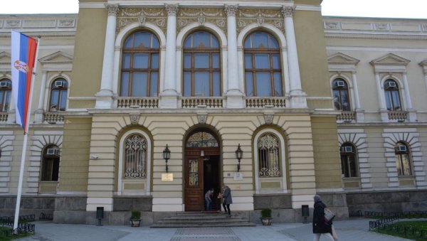 КРУШЕВЉАНИ ДА ПРЕДЛАЖУ ИНВЕСТИЦИЈЕ: Позив из Градске управе отворен до 1. децембра КРУШЕВЉАНИ ДА ПРЕДЛАЖУ ИНВЕСТИЦИЈЕ: Позив из Градске управе отворен до 1. децембра