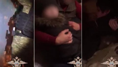 РУСКИ СПЕЦИЈАЛЦИ УПАЛИ У БУНКЕР ПЕДОФИЛА И СПАСЛИ ДЕТЕ (7): Дечак нестао пре више од 50 дана (ВИДЕО) РУСКИ СПЕЦИЈАЛЦИ УПАЛИ У БУНКЕР ПЕДОФИЛА И СПАСЛИ ДЕТЕ (7): Дечак нестао пре више од 50 дана (ВИДЕО)