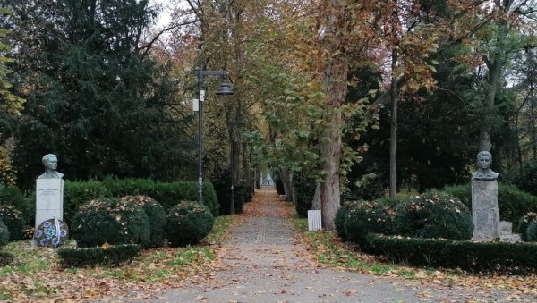 ОБНАВЉАЈУ СПОМЕНИКЕ НАРОДНИМ ХЕРОЈИМА: Ускоро ново лице бистама Живе Јовановића и Саве Мунћана ОБНАВЉАЈУ СПОМЕНИКЕ НАРОДНИМ ХЕРОЈИМА: Ускоро ново лице бистама Живе Јовановића и Саве Мунћана