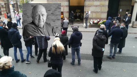 САХРАНА ИВАНА БЕКЈАРЕВА: Породица, колеге и пријатељи се опраштају од чувеног глумца (ФОТО/ВИДЕО) САХРАНА ИВАНА БЕКЈАРЕВА: Породица, колеге и пријатељи се опраштају од чувеног глумца (ФОТО/ВИДЕО)