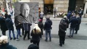 САХРАНА ИВАНА БЕКЈАРЕВА: Породица, колеге и пријатељи се опраштају од чувеног глумца (ФОТО/ВИДЕО) САХРАНА ИВАНА БЕКЈАРЕВА: Породица, колеге и пријатељи се опраштају од чувеног глумца (ФОТО/ВИДЕО)