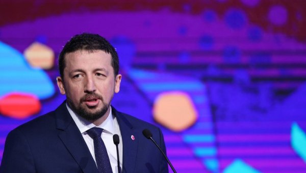 И ТУРКОГЛУ БОЛЕСТАН: Брат Хидо има корону! И ТУРКОГЛУ БОЛЕСТАН: Брат Хидо има корону!