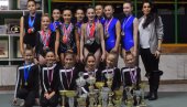 RITMIKA POBEĐUJE KORONU: Gimnastičarke iz GK Radnički sa Vračara naporno treniraju i u vreme epidemije