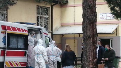 СКОРО ПОТПУНО ПОПУЊЕНИ БОЛНИЧКИ КАПАЦИТЕТИ: Забрињавајућа ситуација у Пчињском округу, у Сурдулици има и прекобројних пацијената СКОРО ПОТПУНО ПОПУЊЕНИ БОЛНИЧКИ КАПАЦИТЕТИ: Забрињавајућа ситуација у Пчињском округу, у Сурдулици има и прекобројних пацијената