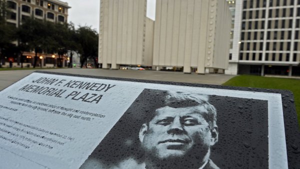 КЕНЕДИЈЕВА ЋЕРКА ДРУГИ ПУТ АМБАСАДОРКА: Каролина Кенеди после Јапана иде у Аустралију КЕНЕДИЈЕВА ЋЕРКА ДРУГИ ПУТ АМБАСАДОРКА: Каролина Кенеди после Јапана иде у Аустралију