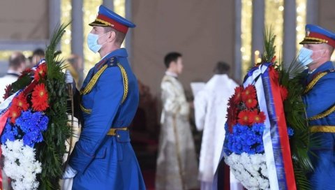 ВОЈСЦИ ЈЕСТЕ МЕСТО НА САХРАНИ ЦРКВЕНИХ ВЕЛИКОДОСТОЈНИКА: Полемика у јавности због учешћа Гарде ВС на испраћају патријарха Иринеја ВОЈСЦИ ЈЕСТЕ МЕСТО НА САХРАНИ ЦРКВЕНИХ ВЕЛИКОДОСТОЈНИКА: Полемика у јавности због учешћа Гарде ВС на испраћају патријарха Иринеја