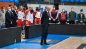 ВРИСАК И МУЧНЕ СЦЕНЕ У ДЕРБИЈУ: Тешка повреда америчког организатора игре ВРИСАК И МУЧНЕ СЦЕНЕ У ДЕРБИЈУ: Тешка повреда америчког организатора игре