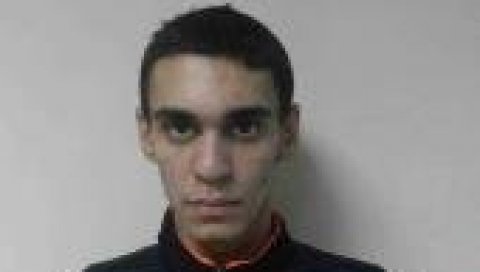 МУП ОБАВЕСТИО ГРАЂАНЕ: Ово је ухапшени разбојник, ако је и вас оштетио - јавите се полицији МУП ОБАВЕСТИО ГРАЂАНЕ: Ово је ухапшени разбојник, ако је и вас оштетио - јавите се полицији