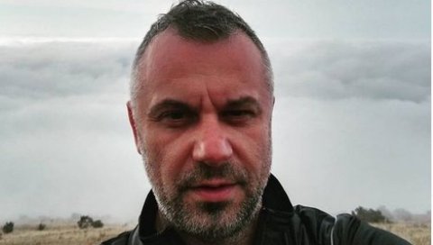 ИЗГУБИО БИТКУ СА КОРОНОМ: Бубњар Бојан Златановић преминуо од опаког вируса ИЗГУБИО БИТКУ СА КОРОНОМ: Бубњар Бојан Златановић преминуо од опаког вируса