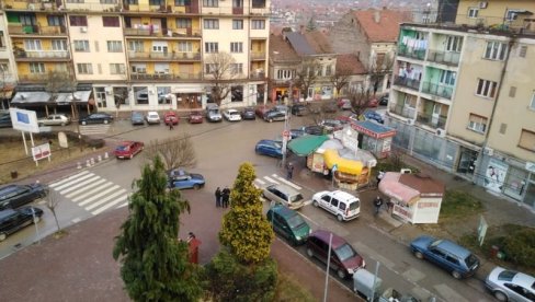 ВАНРЕДНЕ МЕРЕ И ДАЉЕ НА СНАЗИ: У Власотинцу изузетно неповољна епидемиолошка ситуација ВАНРЕДНЕ МЕРЕ И ДАЉЕ НА СНАЗИ: У Власотинцу изузетно неповољна епидемиолошка ситуација