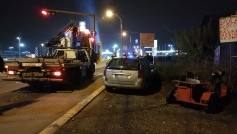 СТРАВИЧНА НЕСРЕЋА НА ЗРЕЊАНИНСКОМ ПУТУ: Човек без свести лежи поред пута! (ФОТО) СТРАВИЧНА НЕСРЕЋА НА ЗРЕЊАНИНСКОМ ПУТУ: Човек без свести лежи поред пута! (ФОТО)