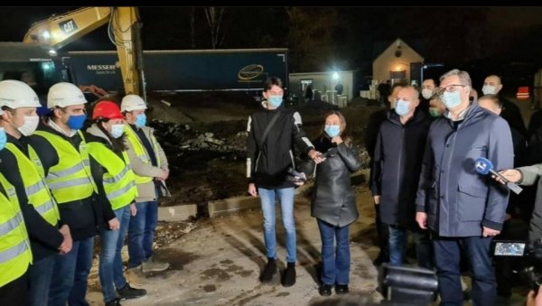 ВУЧИЋ: Хвала свима који вредно раде на изградњи болнице! ВУЧИЋ: Хвала свима који вредно раде на изградњи болнице!