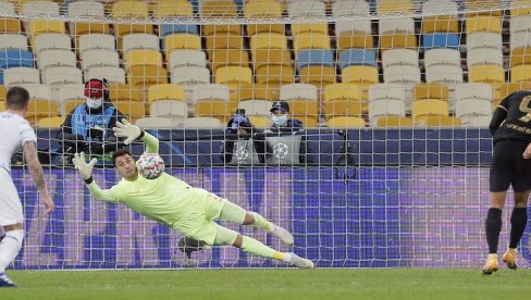 SVETSKI REKORD U FUDBALU: Neverovatno koliko penala su morali da izvedu! Izvođenje jedanaesteraca trajalo duže od jednog poluvremena (VIDEO) SVETSKI REKORD U FUDBALU: Neverovatno koliko penala su morali da izvedu! Izvođenje jedanaesteraca trajalo duže od jednog poluvremena (VIDEO)