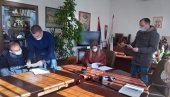 ПОДРШКА ЗА РОДИТЕЉЕ У ПРИВАТНОМ ПРЕДУЗЕТНИШТВУ: Осам младих породица које покрећу бизнис добило средства за ширење производње