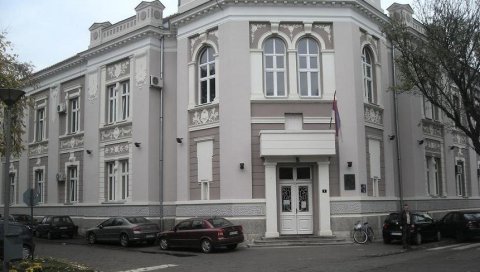 ЈОШ ЈЕДНА ОПШТИНА ПРОГЛАСИЛА ВАНРЕДНУ СИТУАЦИЈУ: У Великом Градишту од почетка епидемије регистровано још 215 случајева заразе Ковидом-19 ЈОШ ЈЕДНА ОПШТИНА ПРОГЛАСИЛА ВАНРЕДНУ СИТУАЦИЈУ: У Великом Градишту од почетка епидемије регистровано још 215 случајева заразе Ковидом-19