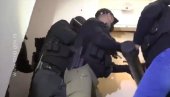 POGLEDAJTE AKCIJU MUP: Evo kako su uhapšeni dileri u Beogradu (VIDEO) POGLEDAJTE AKCIJU MUP: Evo kako su uhapšeni dileri u Beogradu (VIDEO)