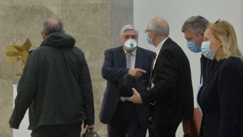 НОВОСТИ САЗНАЈУ: Ове две опције Кризни штаб разматра у петак! НОВОСТИ САЗНАЈУ: Ове две опције Кризни штаб разматра у петак!