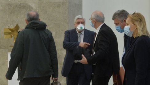 ПОЧЕЛА СЕДНИЦА КРИЗНОГ ШТАБА: Ево које мере се разматрају ПОЧЕЛА СЕДНИЦА КРИЗНОГ ШТАБА: Ево које мере се разматрају