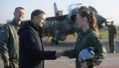 АНА НА КРИЛИМА “ОРЛА”: Војска Србије добила прву жену пилота јуришника АНА НА КРИЛИМА “ОРЛА”: Војска Србије добила прву жену пилота јуришника