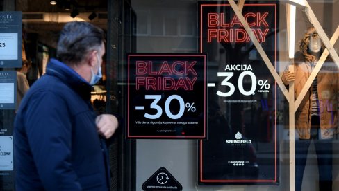 TRGOVCI NE ODUSTAJU OD CRNOG PETKA: Praznik sniženja održava se uz stroge mere bezbednosti zbog pandemije, najavljuju se popusti do 75 odsto TRGOVCI NE ODUSTAJU OD CRNOG PETKA: Praznik sniženja održava se uz stroge mere bezbednosti zbog pandemije, najavljuju se popusti do 75 odsto