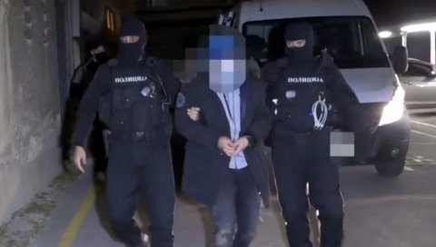 КОД ТЕЈИЋА У ПРИТВОРУ КОНЗОЛА ЗА ИГРАЊЕ ИГРИЦА: Одложено суђење за убиство Бојана Мирковића КОД ТЕЈИЋА У ПРИТВОРУ КОНЗОЛА ЗА ИГРАЊЕ ИГРИЦА: Одложено суђење за убиство Бојана Мирковића