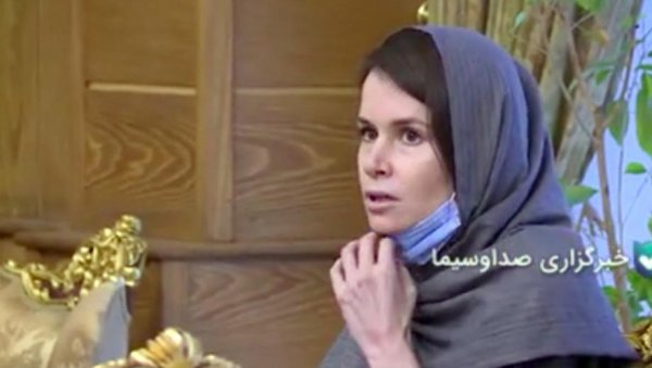 ИРАН ОСЛОБОДИО НАУЧНИЦУ ОПТУЖЕНУ ЗА ШПИЈУНАЖУ: После изласка из затвора, Кајли је све изненадила изјавом о Техерану (ВИДЕО) ИРАН ОСЛОБОДИО НАУЧНИЦУ ОПТУЖЕНУ ЗА ШПИЈУНАЖУ: После изласка из затвора, Кајли је све изненадила изјавом о Техерану (ВИДЕО)